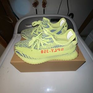 Yeezy boost 350 V2 semi frozen yellow